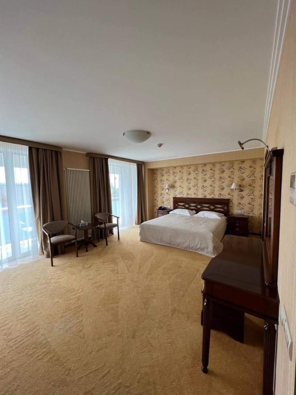Grand-Marine Hotel & Spa Burlatsja Balka Eksteriør bilde