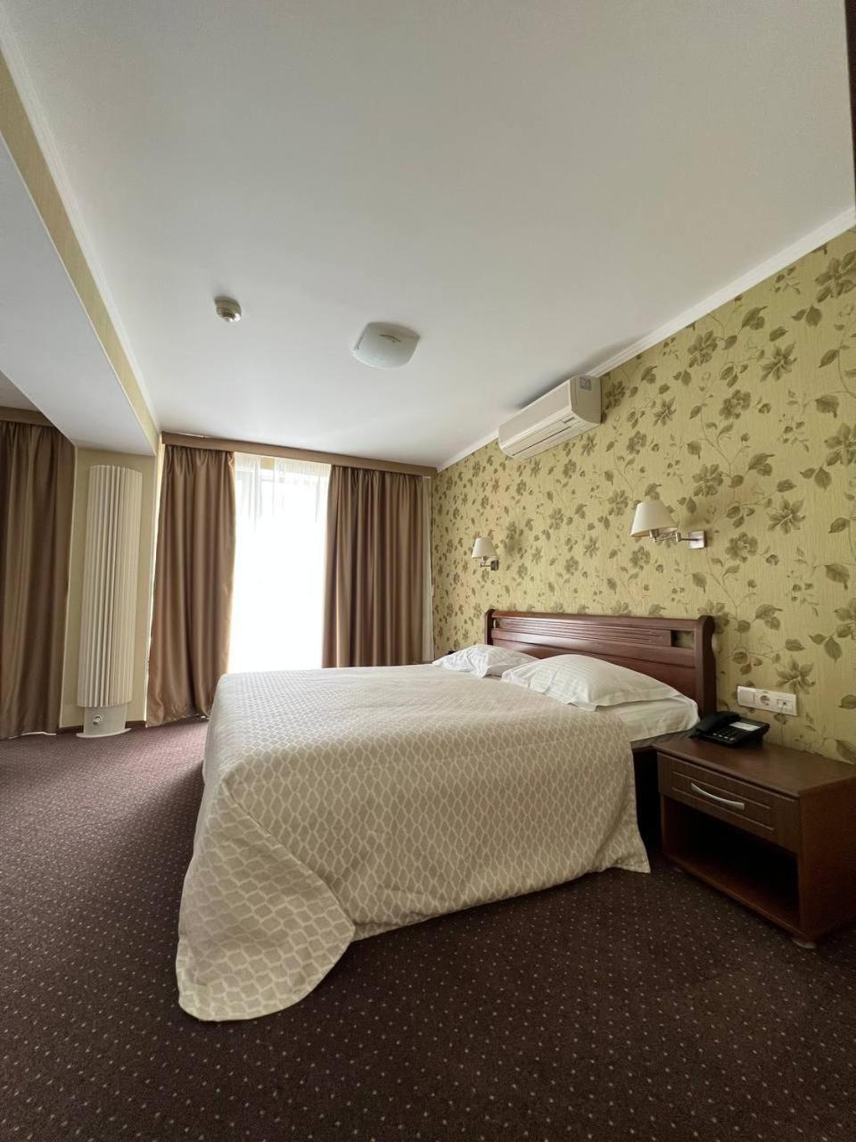 Grand-Marine Hotel & Spa Burlatsja Balka Eksteriør bilde